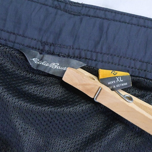 Eddie Bauer XL x 9"‎ Gray Travex Tech Travel Cargo Shorts - Picture 3 of 5